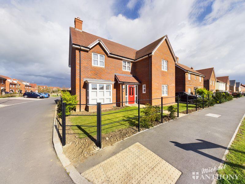 Laxton Road, Aylesbury 4 bed detached house £550,000