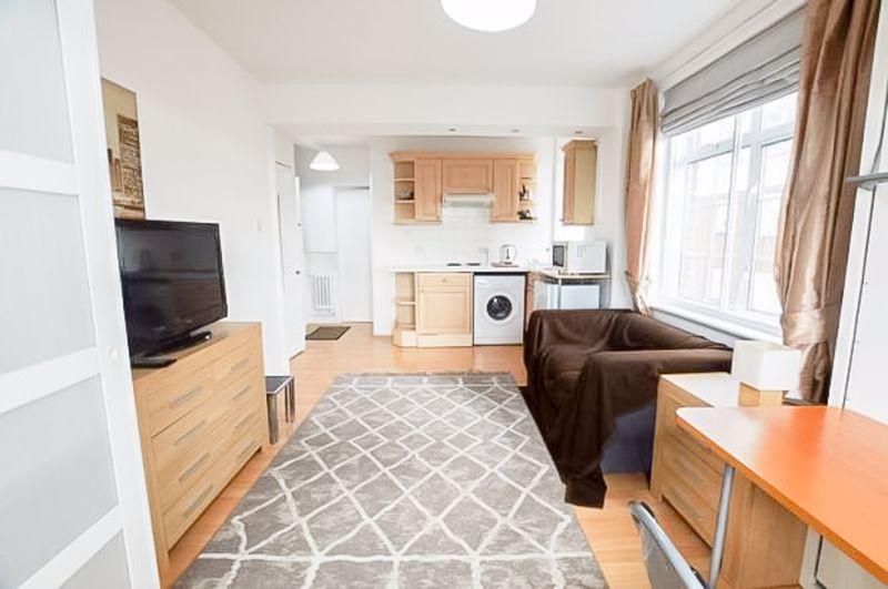 Langford Court, Abbey Road, St Johns Wood Studio £325,000