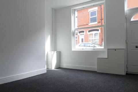 2 bedroom end of terrace house to rent, North Road, Birmingham
