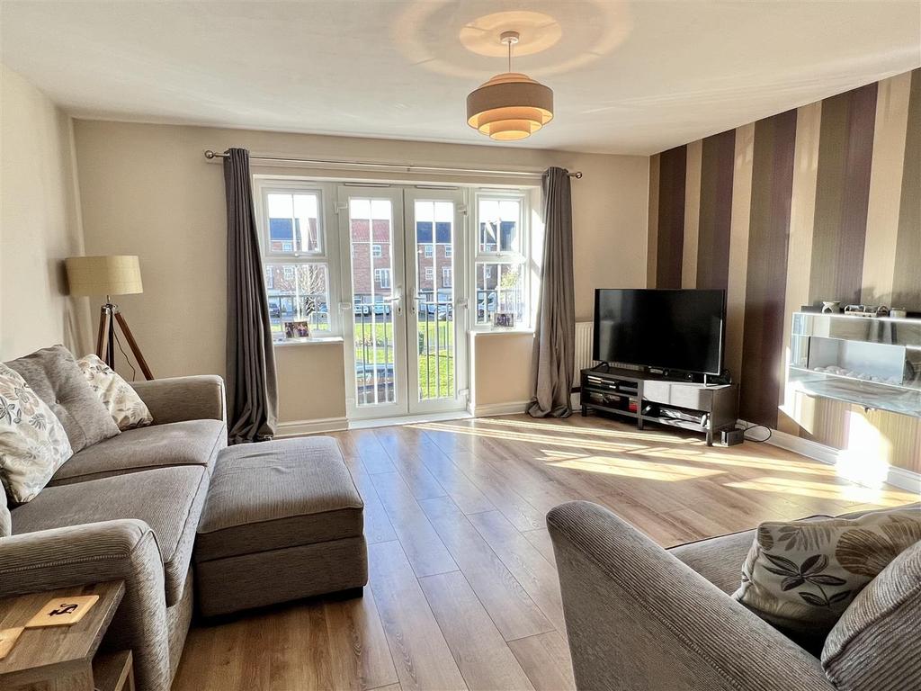 Kings Court, Market Weighton, York 4 bed townhouse £220,000