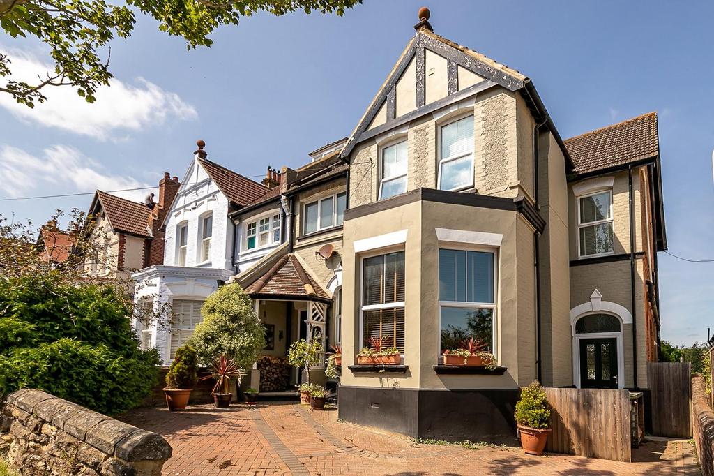 Tower Road West, St Leonardsonsea... 5 bed semidetached house £850,000