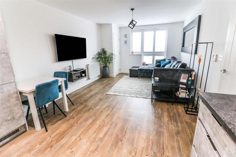 8 North Square, Newhall, Harlow, CM17 9TW