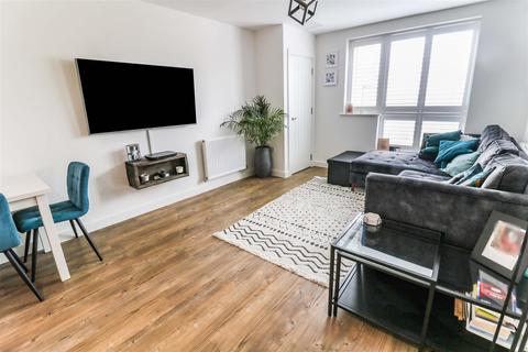 8 North Square, Newhall, Harlow, CM17 9TW