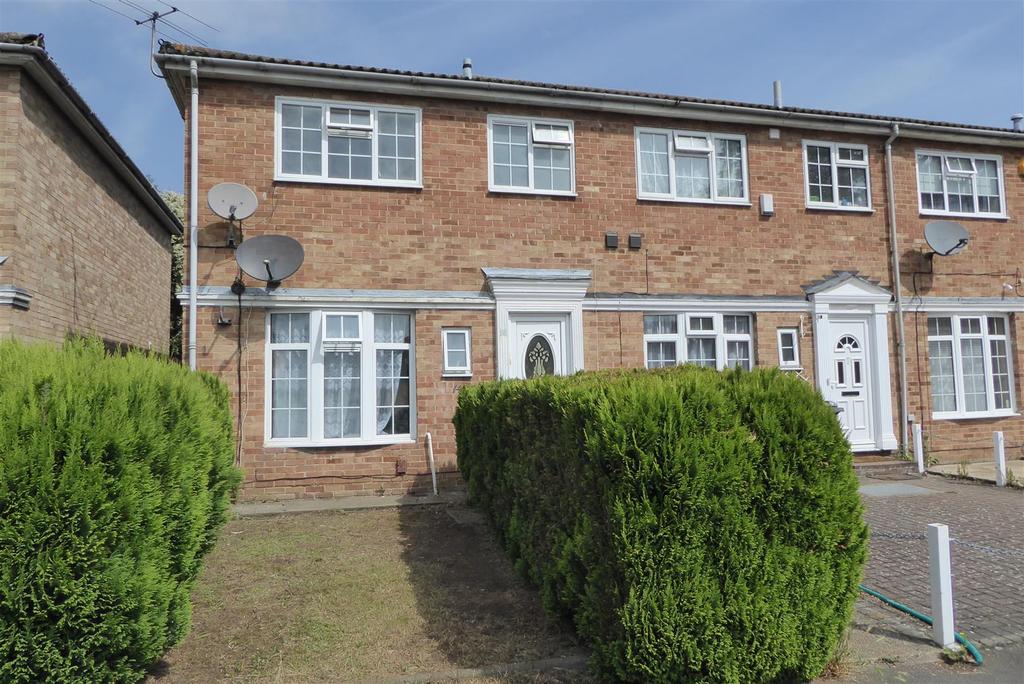 Brompton Close, Hounslow 4 bed end of terrace house £1,800 pcm (£415 pw)