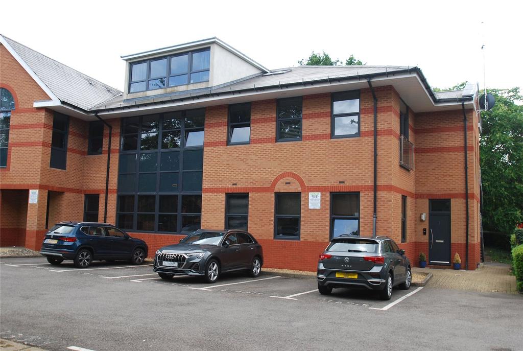 Furlong Road, Bourne End, Buckinghamshire, SL8 2 bed apartment £390,000