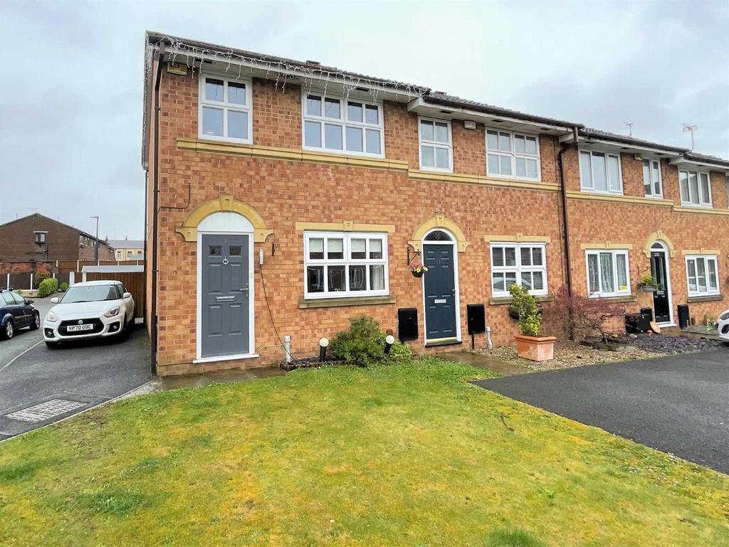 Duke Street, Leigh 2 bed end of terrace house £165,000