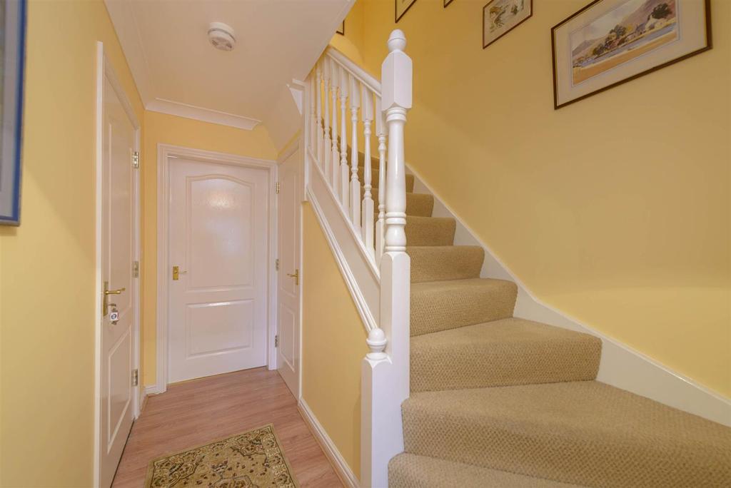 Williamson Drive, Nantwich 3 bed semidetached house £295,000