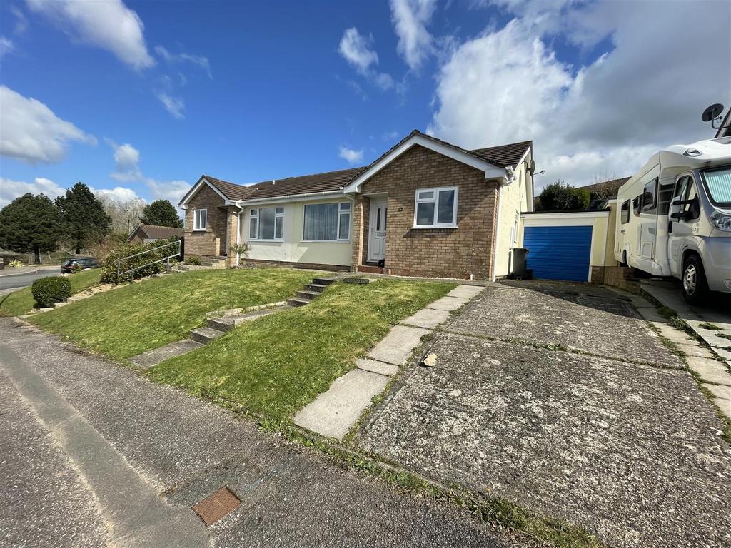 Haydons Park, Honiton 2 bed bungalow £850 pcm (£196 pw)