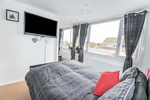 25 Damson Road, Thorngumbald, Hull, HU12 9QL