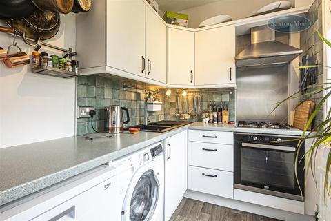 25 Midfield Road, Sheffield, S10 1SU