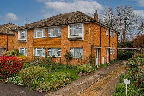 27 Hereford Close, Epsom, KT18 5DZ