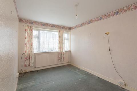 27 Hereford Close, Epsom, KT18 5DZ