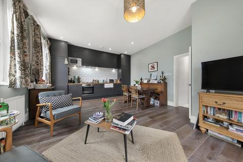 2, 57 Trelawn Road, London, SW2 1DH
