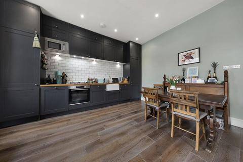2, 57 Trelawn Road, London, SW2 1DH