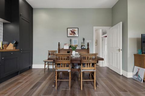 2, 57 Trelawn Road, London, SW2 1DH