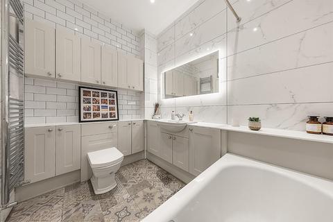 2, 57 Trelawn Road, London, SW2 1DH