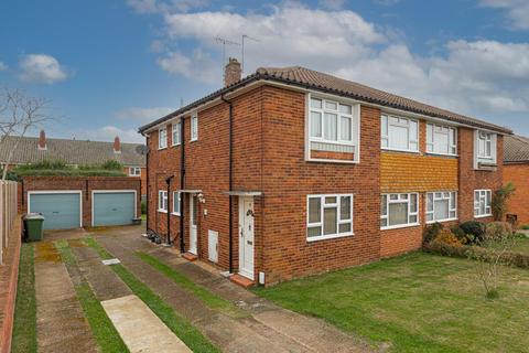 10 Andrews Close, Epsom, KT17 4EX