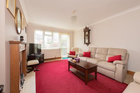 10 Andrews Close, Epsom, KT17 4EX