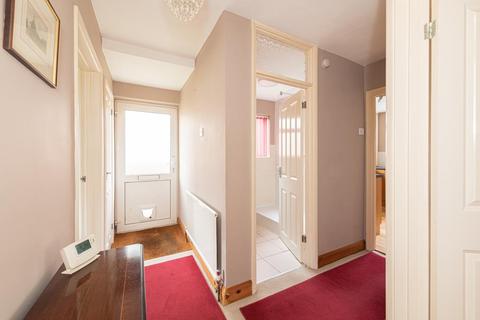 10 Andrews Close, Epsom, KT17 4EX