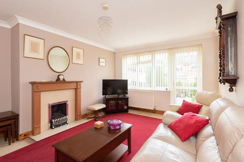 10 Andrews Close, Epsom, KT17 4EX
