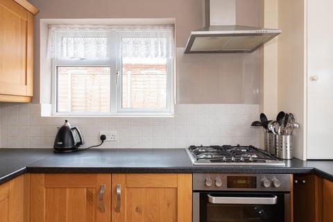10 Andrews Close, Epsom, KT17 4EX