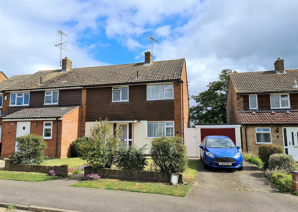 Atterbury Avenue, Leighton Buzzard 3 bed semidetached house £375,000