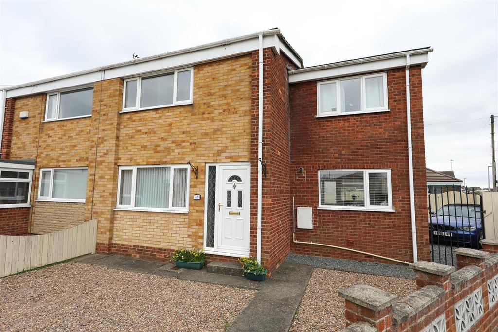 Fleet Garth, Hedon, Hull 4 bed semidetached house £225,000