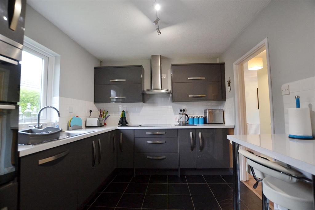 Kitchen (1).jpg