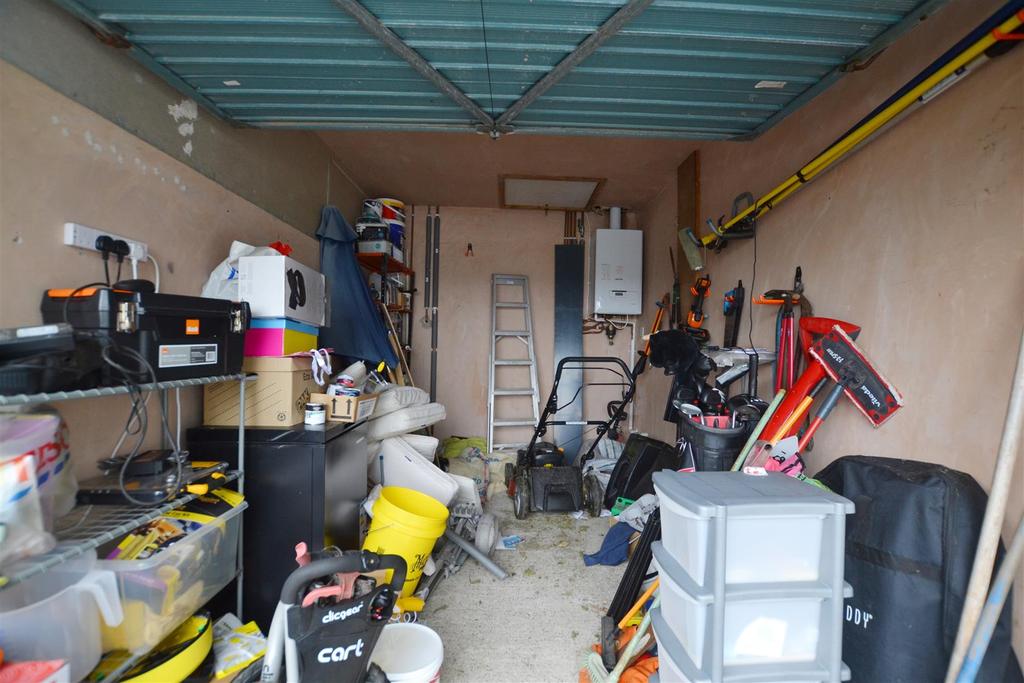 Garage 2.jpg