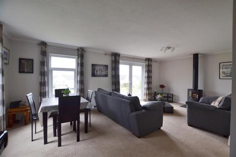 10 Millfields Close, Kilgetty, SA68 0SA