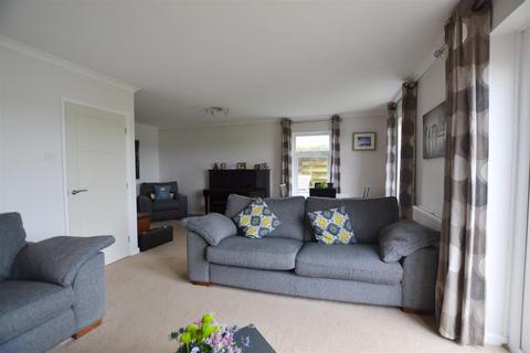 10 Millfields Close, Kilgetty, SA68 0SA