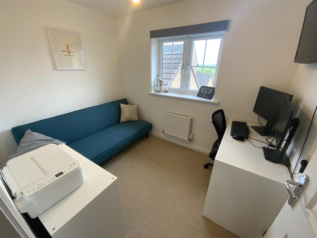 Bedroom 4:
