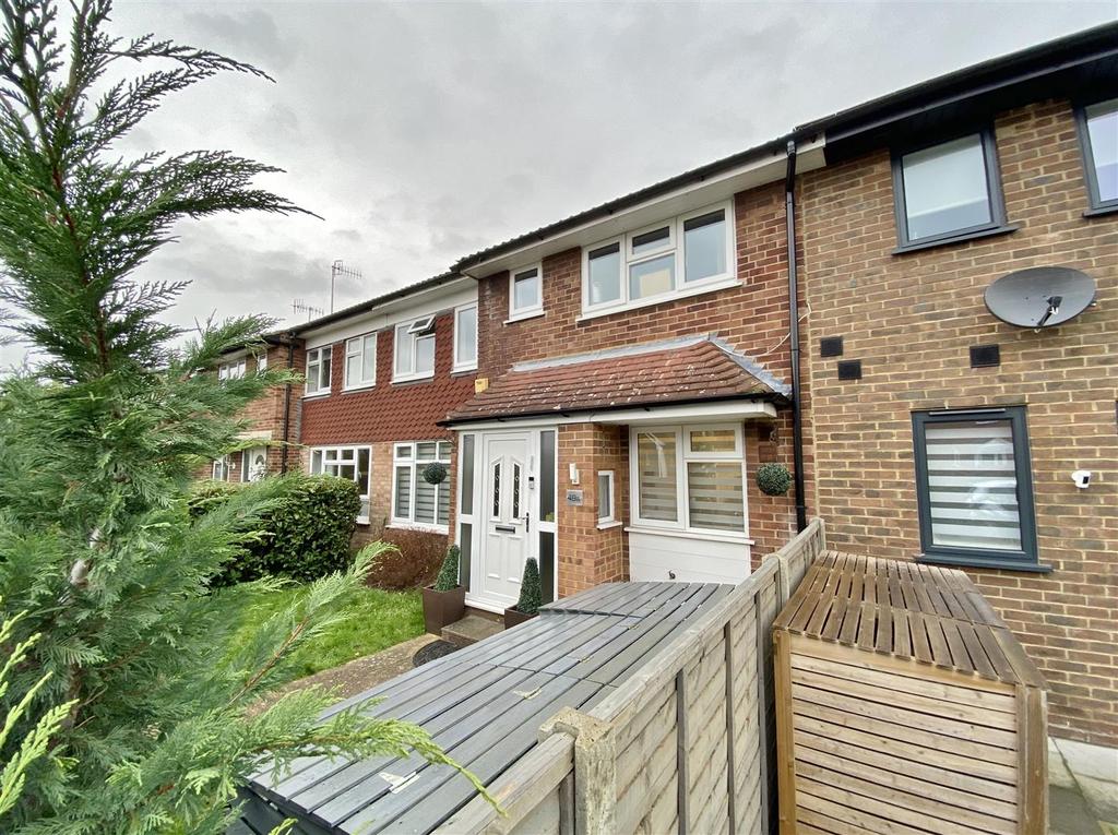 Harcourt Road, Bushey 4 bed terraced house £579,950