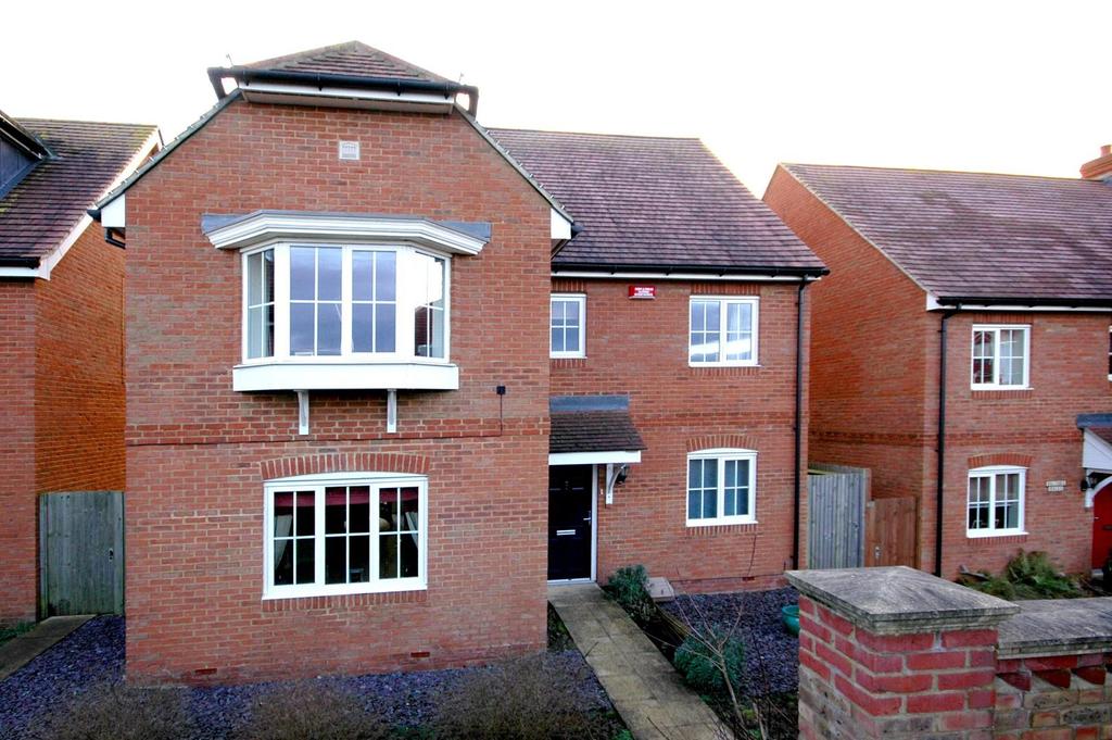 Violet Way, Kingsnorth, Ashford TN23 5 bed detached house £1,850 pcm