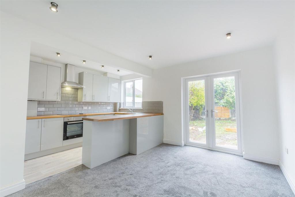 Beech Avenue, Beeston Rylands 3 bed semidetached house £270,000
