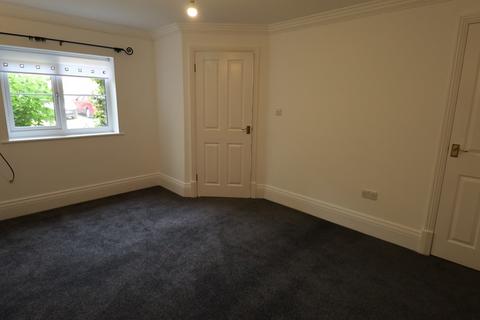 2 bedroom terraced house to rent, High Street, Lutterworth, Leicestershire, LE17 4AH