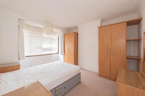 214 Bridgewood Road, Worcester Park, KT4 8XU