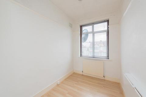 214 Bridgewood Road, Worcester Park, KT4 8XU