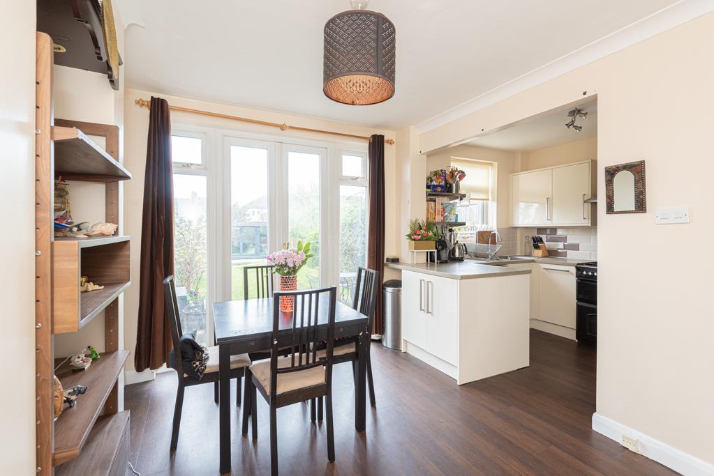 Fairford Gardens, Worcester Park 4 bed end of terrace house £650,000