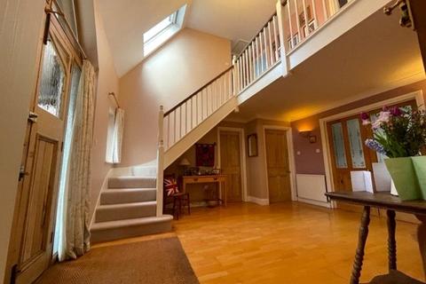 Selbourne House Chapel Drive, Beech Hill, Reading, RG7 2BH