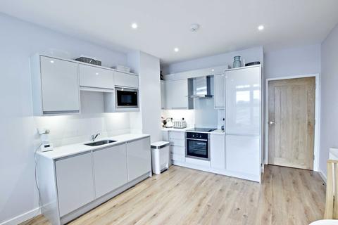 2 bedroom apartment for sale - Darkes Lane, Potters Bar, Hertfordshire, EN6