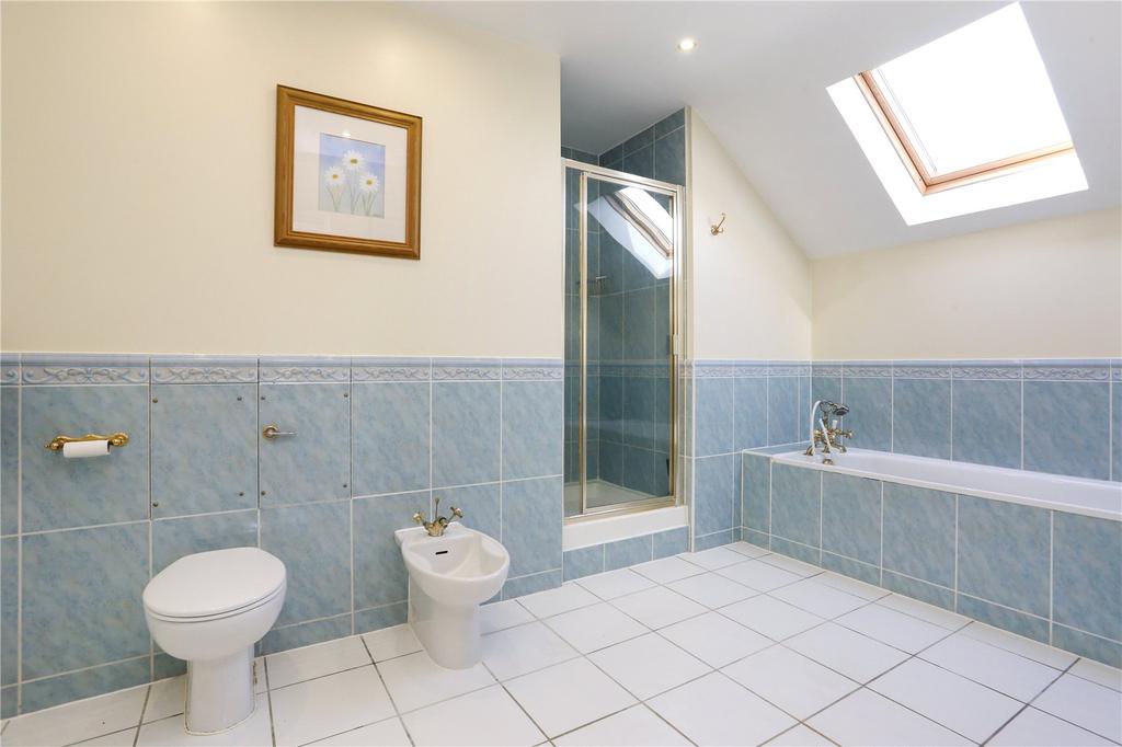 En Suite Bathroom