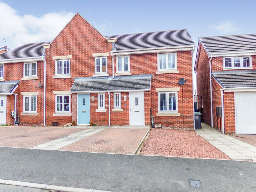 Arkless Grove, The Grove, Consett, Durham, DH8 8AB 3 bed semidetached