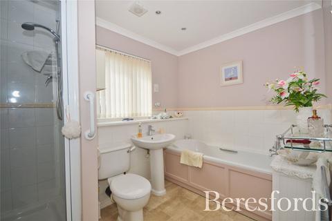 15 Brunel Close, Romford, RM1 4GR