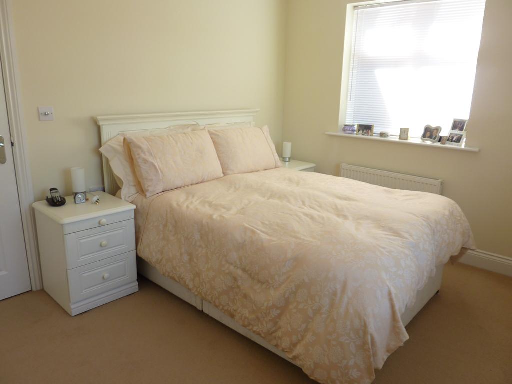 Fareham Chalford Grange Unfurnished 1 bed flat - £850 pcm (£196 pw)