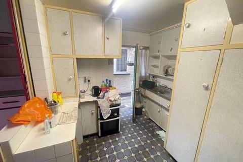 3 Sylvan Avenue, London, NW7 2JH