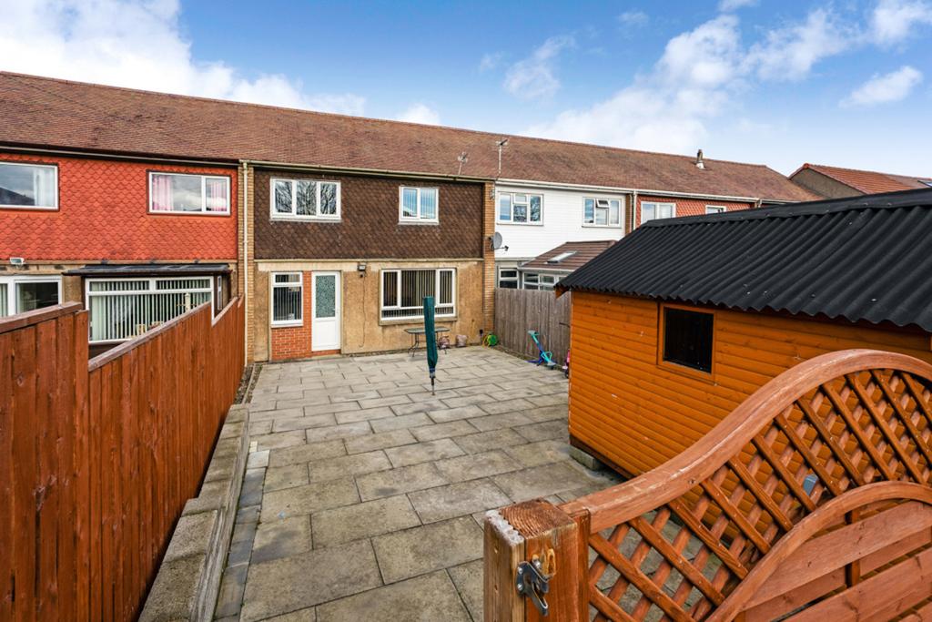 Greenloanings, Kirkcaldy, KY2 3 bed terraced house £119,500
