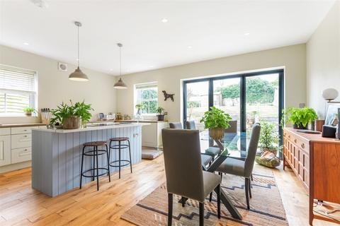 9 Critchmere Lane, Haslemere, GU27 1PR