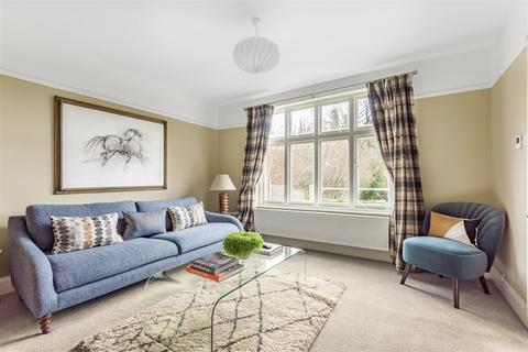 9 Critchmere Lane, Haslemere, GU27 1PR