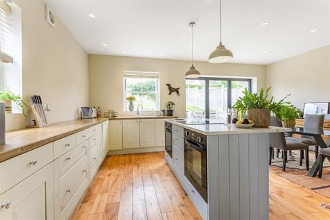 9 Critchmere Lane, Haslemere, GU27 1PR